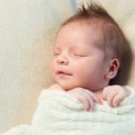 ６本指の奇形で生まれた赤ちゃん、父親は「人工呼吸器からはずして」と懇願